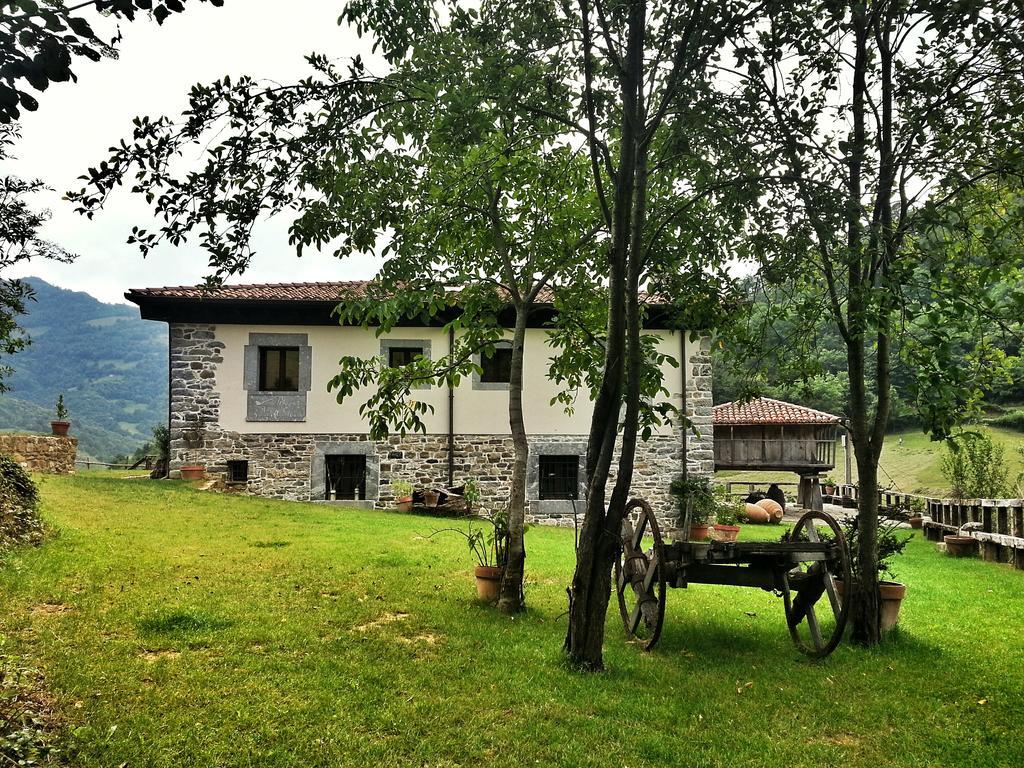 Casona De El Castaniu Hotel Serrapio Buitenkant foto