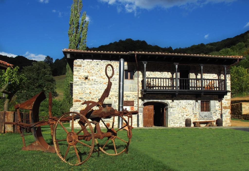 Casona De El Castaniu Hotel Serrapio Buitenkant foto