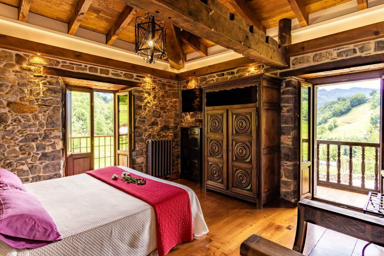 Casona De El Castaniu Hotel Serrapio Buitenkant foto